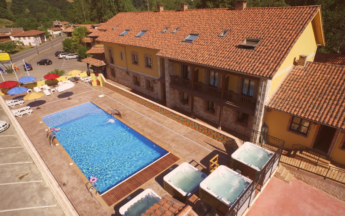 Escapada en Cangas de Onís (Asturias) con desayuno Conjunto la Pasera